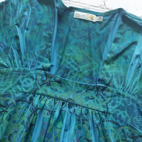 Unity World Wear Blue Silky Top Sz Medium - Picture 6 of 8